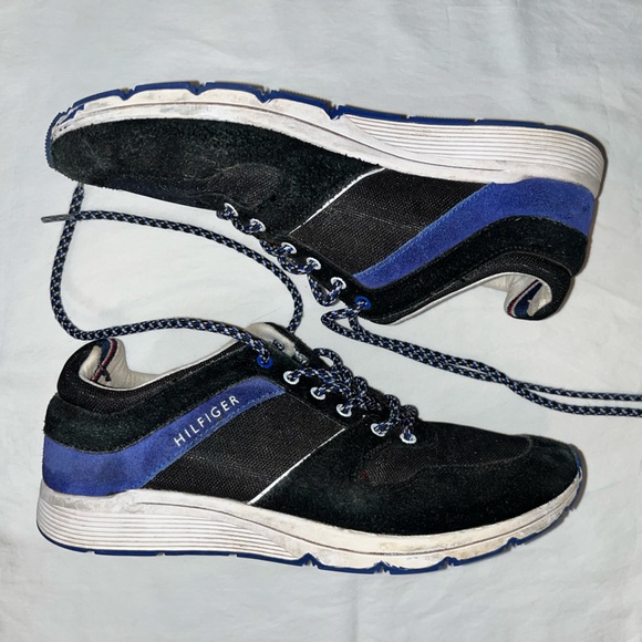 Black and Blue Athletic Shoes Size 8 - Picture 1 of 3